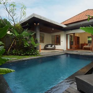 Japa Suites & Villas