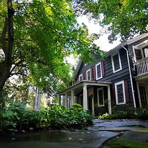 Buttermilk Falls Inn & Spa